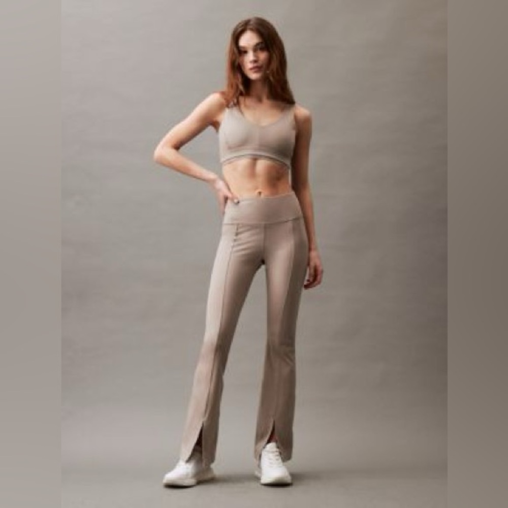 NWT Calvin Klein Performance High-Waist Vented Flared Leggings Taupe Size XS
